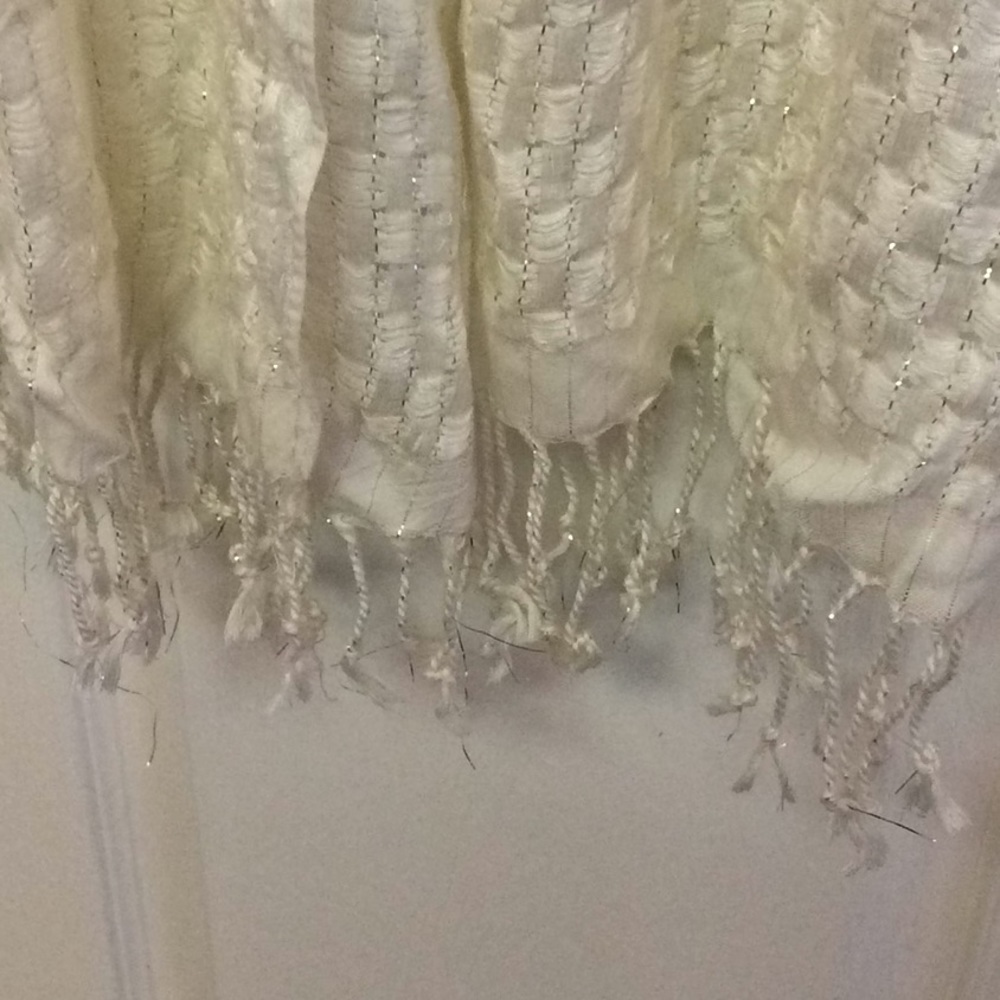2/$11 Pretty scarf - Picture 5 of 5